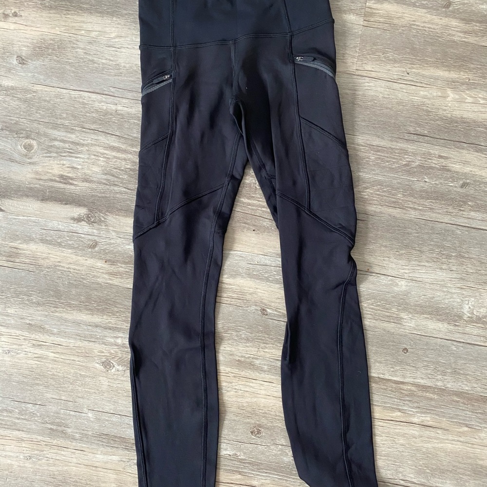 Black Lululemon leggings